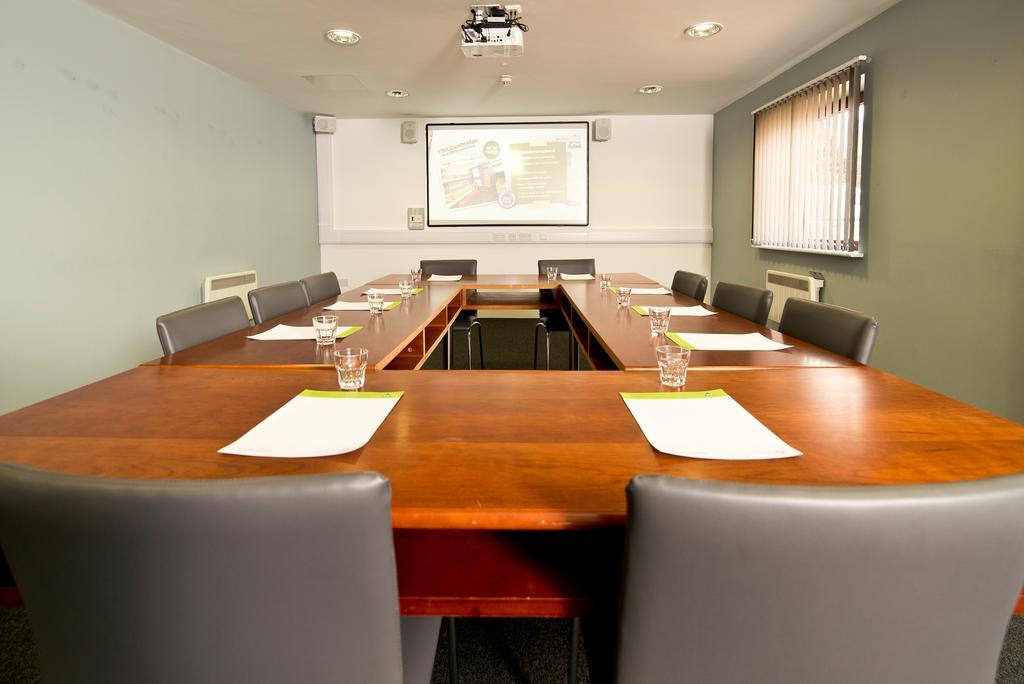 Yha Cardiff Central Pansiyon Dış mekan fotoğraf A meeting room